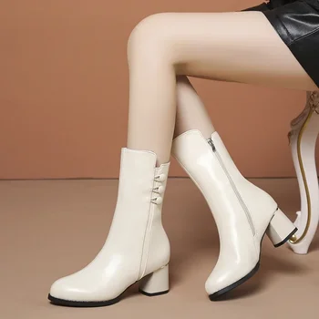 Зимние флисовые теплые женские ботинки на высоком каблуке 2023 года, Новые высококачественные бежево-белые женские ботинки, однотонные простые элегантные женские модельные туфли