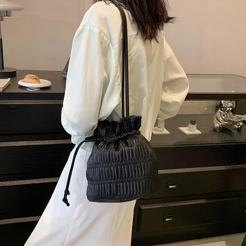 Серебряная плиссированная женская сумка в форме ведра для подмышек, сумки на шнурках из искусственной кожи, швейная мягкая сумка через плечо